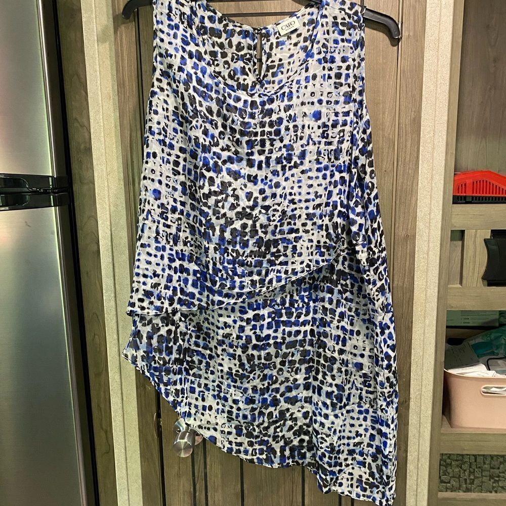CATO Women’s Sleeveless Blue & White Blouse (No Size Tags)